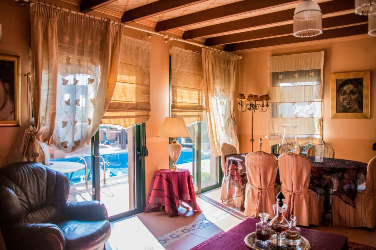 4-Seasons Pool Villa Near Meteora Tríkala Екстериор снимка